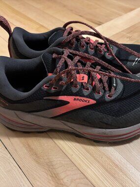 Brooks Cascadia 16 GTX (Women's)